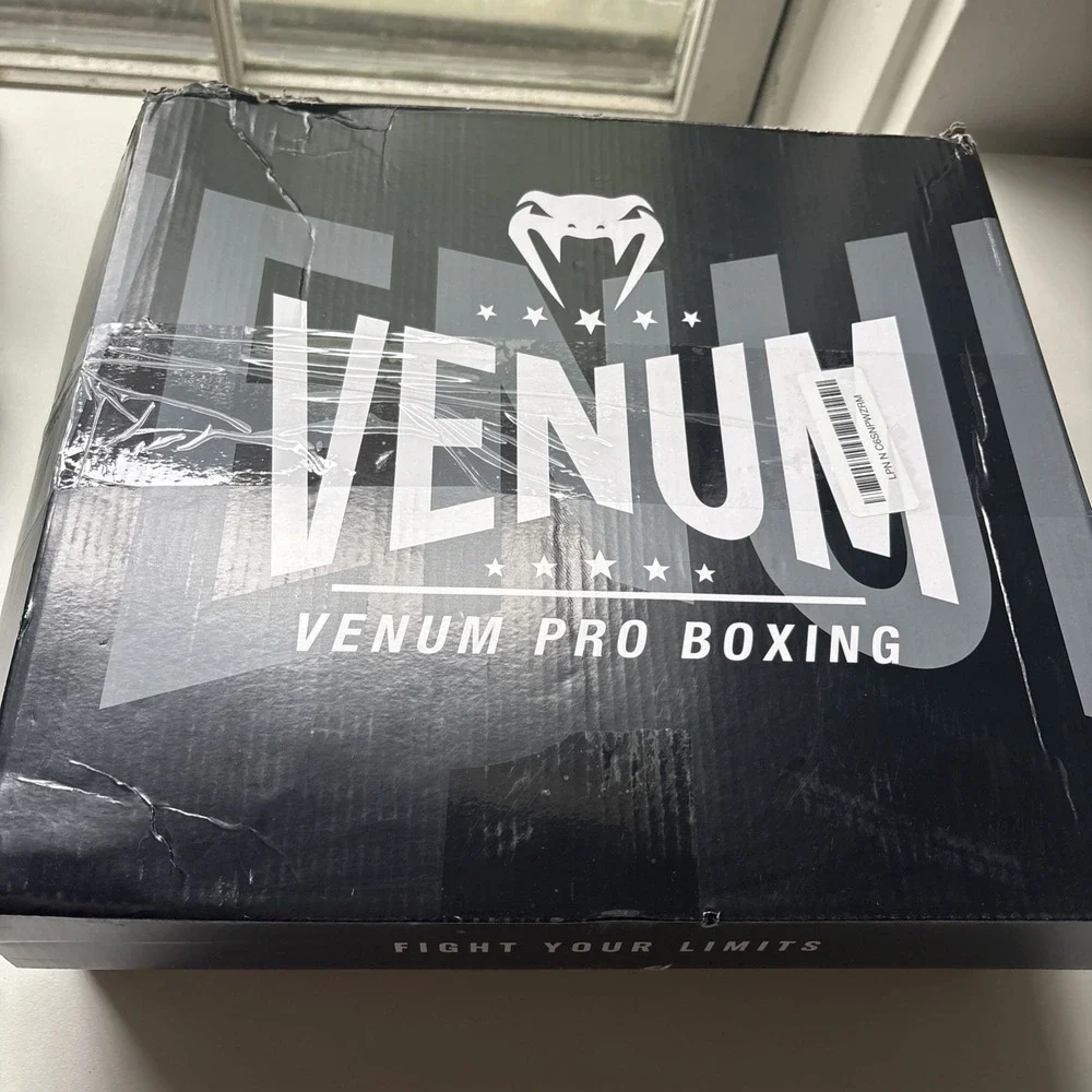 Venum Elite Mid-Top Boxing Shoes 10.5/ Open Box